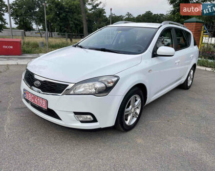 Белый Киа Сид, объемом двигателя 1.4 л и пробегом 157 тыс. км за 7333 $, фото 1 на Automoto.ua