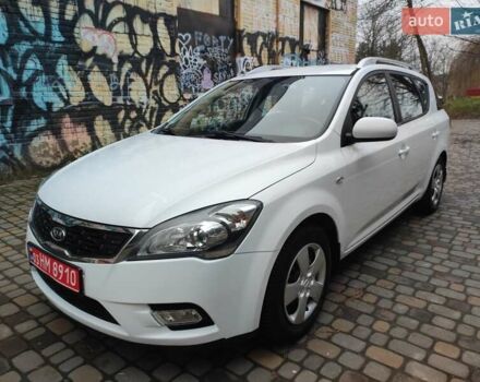 Белый Киа Сид, объемом двигателя 1.59 л и пробегом 189 тыс. км за 6800 $, фото 1 на Automoto.ua