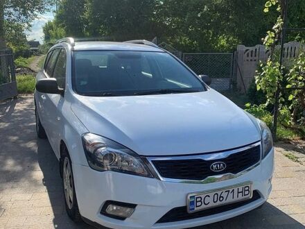 Белый Киа Сид, объемом двигателя 1.6 л и пробегом 291 тыс. км за 5400 $, фото 1 на Automoto.ua