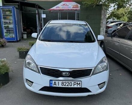 Белый Киа Сид, объемом двигателя 1.6 л и пробегом 350 тыс. км за 6750 $, фото 1 на Automoto.ua