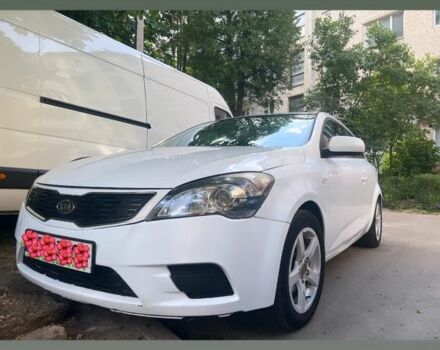 Белый Киа Сид, объемом двигателя 1.6 л и пробегом 3 тыс. км за 5500 $, фото 1 на Automoto.ua