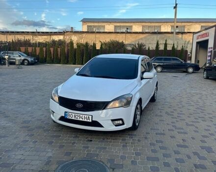 Білий Кіа Сід, об'ємом двигуна 1.58 л та пробігом 249 тис. км за 5200 $, фото 1 на Automoto.ua