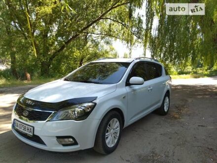 Киа Сид 2011 в Кропивницком (Кировограде) на Automoto.ua Белый Киа Сид, объемом двигателя 1.4 л и пробегом 168 тыс. км за 7300 $, фото 1 на Automoto.ua