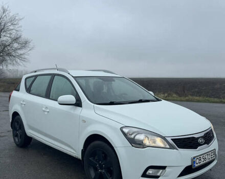 Белый Киа Сид, объемом двигателя 1.58 л и пробегом 242 тыс. км за 7000 $, фото 1 на Automoto.ua