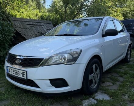 Белый Киа Сид, объемом двигателя 1.6 л и пробегом 290 тыс. км за 5999 $, фото 1 на Automoto.ua