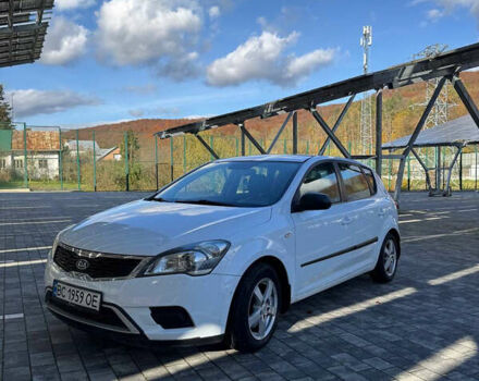 Белый Киа Сид, объемом двигателя 1.6 л и пробегом 209 тыс. км за 6200 $, фото 1 на Automoto.ua