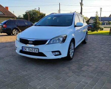 Белый Киа Сид, объемом двигателя 1.6 л и пробегом 304 тыс. км за 6500 $, фото 1 на Automoto.ua
