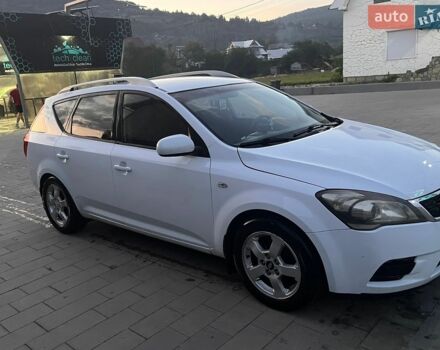 Белый Киа Сид, объемом двигателя 1.58 л и пробегом 265 тыс. км за 6000 $, фото 1 на Automoto.ua