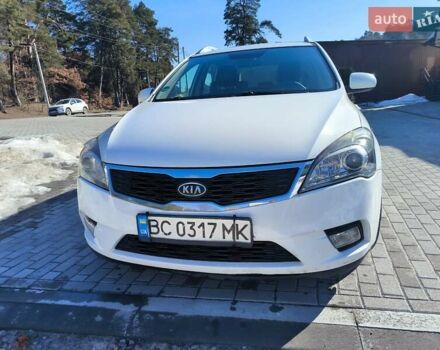 Белый Киа Сид, объемом двигателя 1.58 л и пробегом 253 тыс. км за 5299 $, фото 1 на Automoto.ua