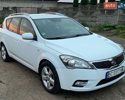 Белый Киа Сид, объемом двигателя 1.58 л и пробегом 254 тыс. км за 4950 $, фото 1 на Automoto.ua