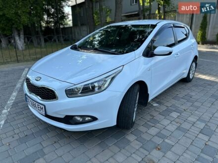 Білий Кіа Сід, об'ємом двигуна 1.4 л та пробігом 206 тис. км за 6600 $, фото 1 на Automoto.ua