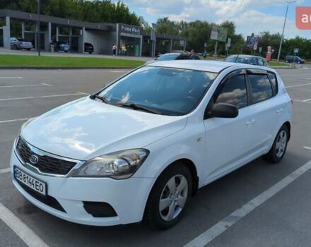 Белый Киа Сид, объемом двигателя 1.6 л и пробегом 187 тыс. км за 5500 $, фото 1 на Automoto.ua