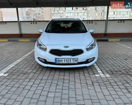 Белый Киа Сид, объемом двигателя 1.4 л и пробегом 287 тыс. км за 6950 $, фото 1 на Automoto.ua
