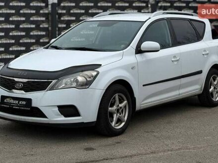 Белый Киа Сид, объемом двигателя 1.58 л и пробегом 293 тыс. км за 5499 $, фото 1 на Automoto.ua