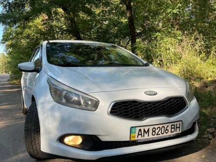 Белый Киа Сид, объемом двигателя 1.4 л и пробегом 241 тыс. км за 6200 $, фото 1 на Automoto.ua
