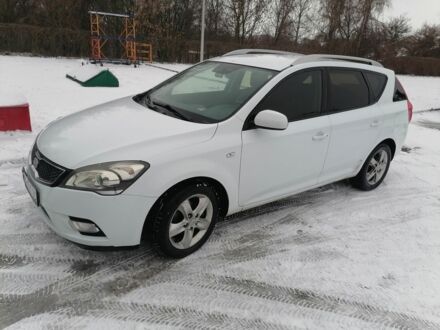 Білий Кіа Сід, об'ємом двигуна 1.6 л та пробігом 350 тис. км за 7200 $, фото 1 на Automoto.ua