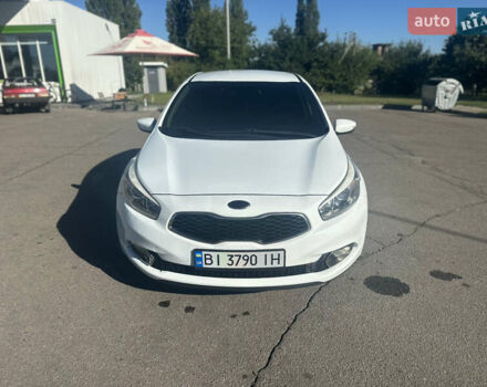 Белый Киа Сид, объемом двигателя 1.59 л и пробегом 280 тыс. км за 8700 $, фото 1 на Automoto.ua