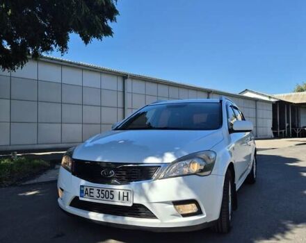 Белый Киа Сид, объемом двигателя 1.6 л и пробегом 174 тыс. км за 8200 $, фото 1 на Automoto.ua