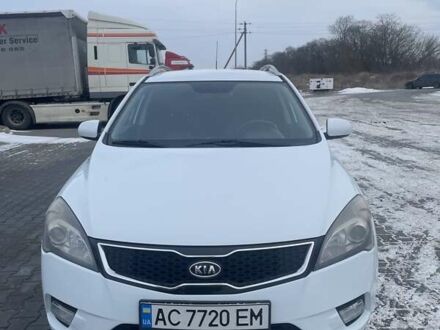 Білий Кіа Сід, об'ємом двигуна 1.58 л та пробігом 246 тис. км за 8000 $, фото 1 на Automoto.ua