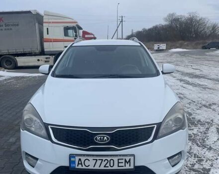 Белый Киа Сид, объемом двигателя 1.58 л и пробегом 246 тыс. км за 8000 $, фото 1 на Automoto.ua