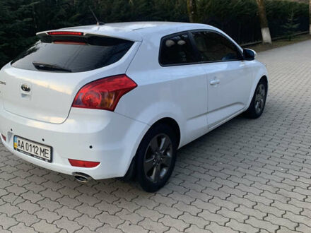 Киа Сид 2012 в Сваляве на Automoto.ua Белый Киа Сид, объемом двигателя 1.6 л и пробегом 129 тыс. км за 8200 $, фото 1 на Automoto.ua