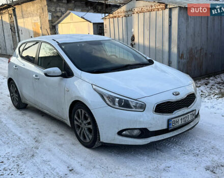 Білий Кіа Сід, об'ємом двигуна 1.5 л та пробігом 287 тис. км за 7400 $, фото 1 на Automoto.ua