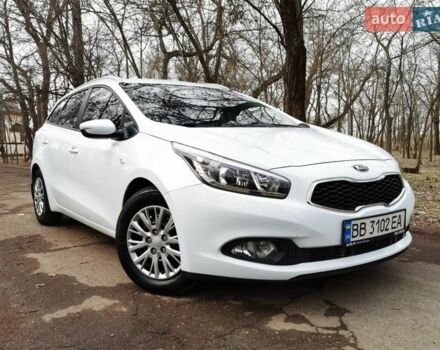 Белый Киа Сид, объемом двигателя 1.58 л и пробегом 143 тыс. км за 11300 $, фото 1 на Automoto.ua