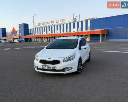 Білий Кіа Сід, об'ємом двигуна 1.4 л та пробігом 249 тис. км за 7800 $, фото 1 на Automoto.ua