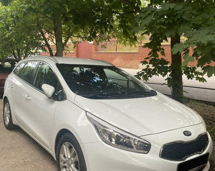 Білий Кіа Сід, об'ємом двигуна 1.61 л та пробігом 248 тис. км за 8300 $, фото 1 на Automoto.ua