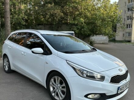 Киа Сид 2013 в Киеве на Automoto.ua Белый Киа Сид, объемом двигателя 1.4 л и пробегом 250 тыс. км за 7700 $, фото 1 на Automoto.ua
