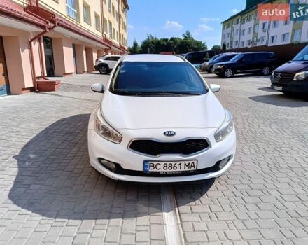 Белый Киа Сид, объемом двигателя 1.58 л и пробегом 335 тыс. км за 9000 $, фото 1 на Automoto.ua