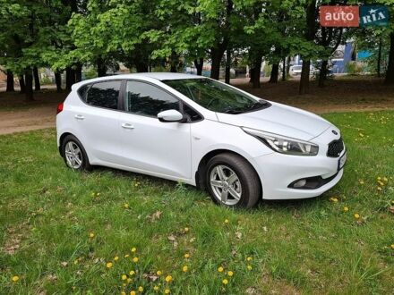 Белый Киа Сид, объемом двигателя 1.6 л и пробегом 220 тыс. км за 8000 $, фото 1 на Automoto.ua