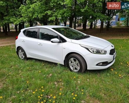 Белый Киа Сид, объемом двигателя 1.6 л и пробегом 220 тыс. км за 8000 $, фото 1 на Automoto.ua