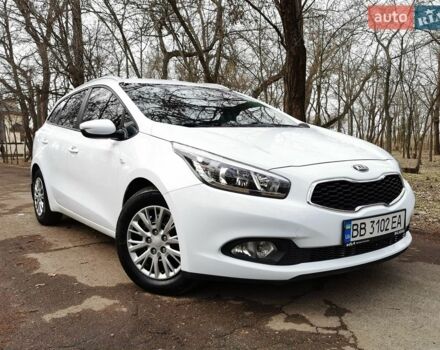Белый Киа Сид, объемом двигателя 1.58 л и пробегом 143 тыс. км за 11300 $, фото 1 на Automoto.ua
