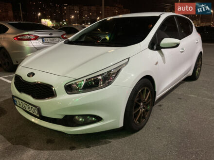 Белый Киа Сид, объемом двигателя 1.6 л и пробегом 245 тыс. км за 9000 $, фото 1 на Automoto.ua