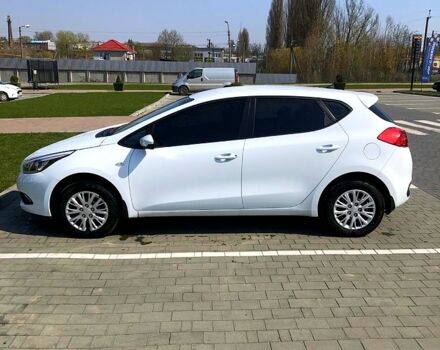 Белый Киа Сид, объемом двигателя 1.6 л и пробегом 120 тыс. км за 10400 $, фото 1 на Automoto.ua