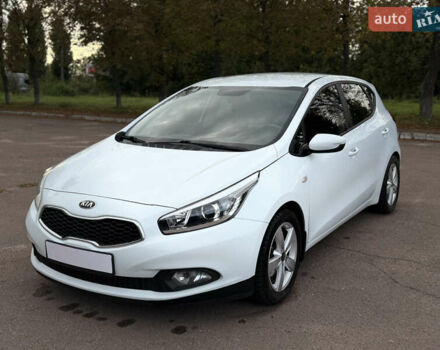 Белый Киа Сид, объемом двигателя 1.4 л и пробегом 244 тыс. км за 8200 $, фото 1 на Automoto.ua