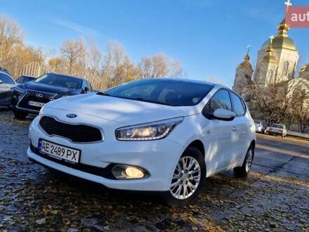 Киа Сид 2015 в Днепре (Днепропетровске) на Automoto.ua Белый Киа Сид, объемом двигателя 1.4 л и пробегом 168 тыс. км за 7999 $, фото 1 на Automoto.ua