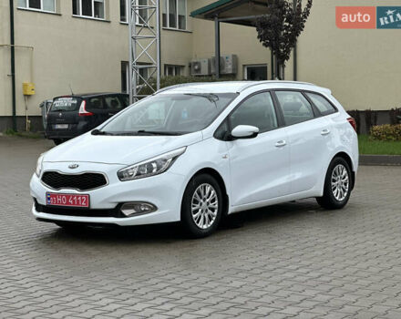 Белый Киа Сид, объемом двигателя 1.6 л и пробегом 257 тыс. км за 8000 $, фото 1 на Automoto.ua