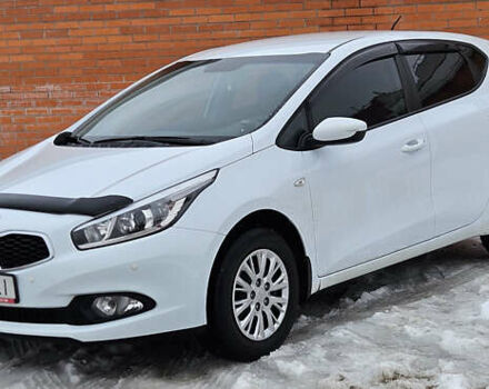 Белый Киа Сид, объемом двигателя 1.6 л и пробегом 83 тыс. км за 11800 $, фото 1 на Automoto.ua