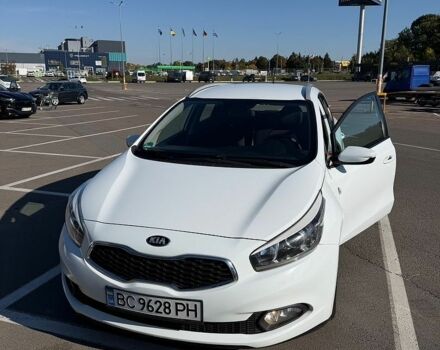 Білий Кіа Сід, об'ємом двигуна 1.4 л та пробігом 211 тис. км за 9000 $, фото 1 на Automoto.ua