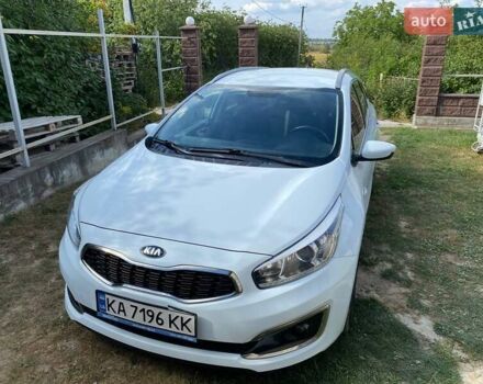 Белый Киа Сид, объемом двигателя 1.4 л и пробегом 240 тыс. км за 11500 $, фото 1 на Automoto.ua