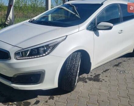 Белый Киа Сид, объемом двигателя 1.58 л и пробегом 143 тыс. км за 12800 $, фото 1 на Automoto.ua