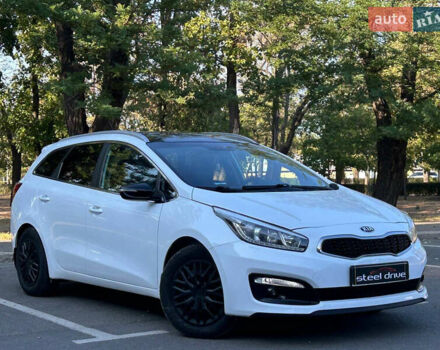 Белый Киа Сид, объемом двигателя 1.59 л и пробегом 28 тыс. км за 12699 $, фото 1 на Automoto.ua