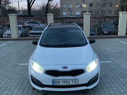 Білий Кіа Сід, об'ємом двигуна 1.6 л та пробігом 30 тис. км за 12500 $, фото 1 на Automoto.ua