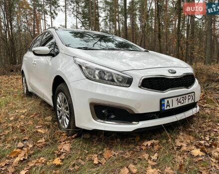 Білий Кіа Сід, об'ємом двигуна 1.58 л та пробігом 220 тис. км за 10000 $, фото 1 на Automoto.ua