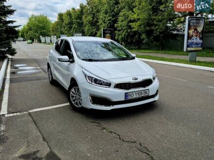 Киа Сид 2016 в Киеве на Automoto.ua Белый Киа Сид, объемом двигателя 1.6 л и пробегом 86 тыс. км за 13950 $, фото 1 на Automoto.ua