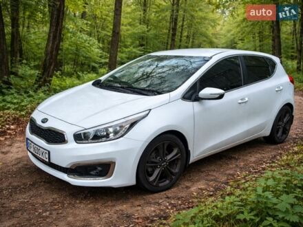Білий Кіа Сід, об'ємом двигуна 1.58 л та пробігом 170 тис. км за 9200 $, фото 1 на Automoto.ua