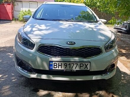 Белый Киа Сид, объемом двигателя 1.59 л и пробегом 82 тыс. км за 12500 $, фото 1 на Automoto.ua