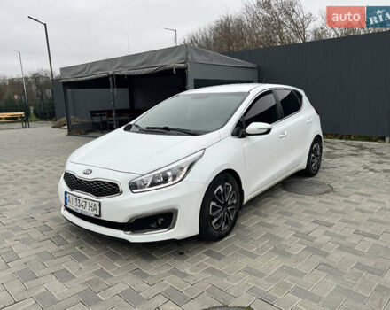 Белый Киа Сид, объемом двигателя 1.59 л и пробегом 114 тыс. км за 12500 $, фото 1 на Automoto.ua